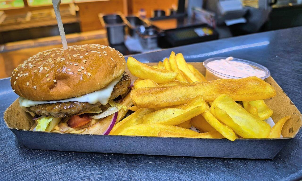 Bisztró burger a zamárdi Balázs Bisztróban.
